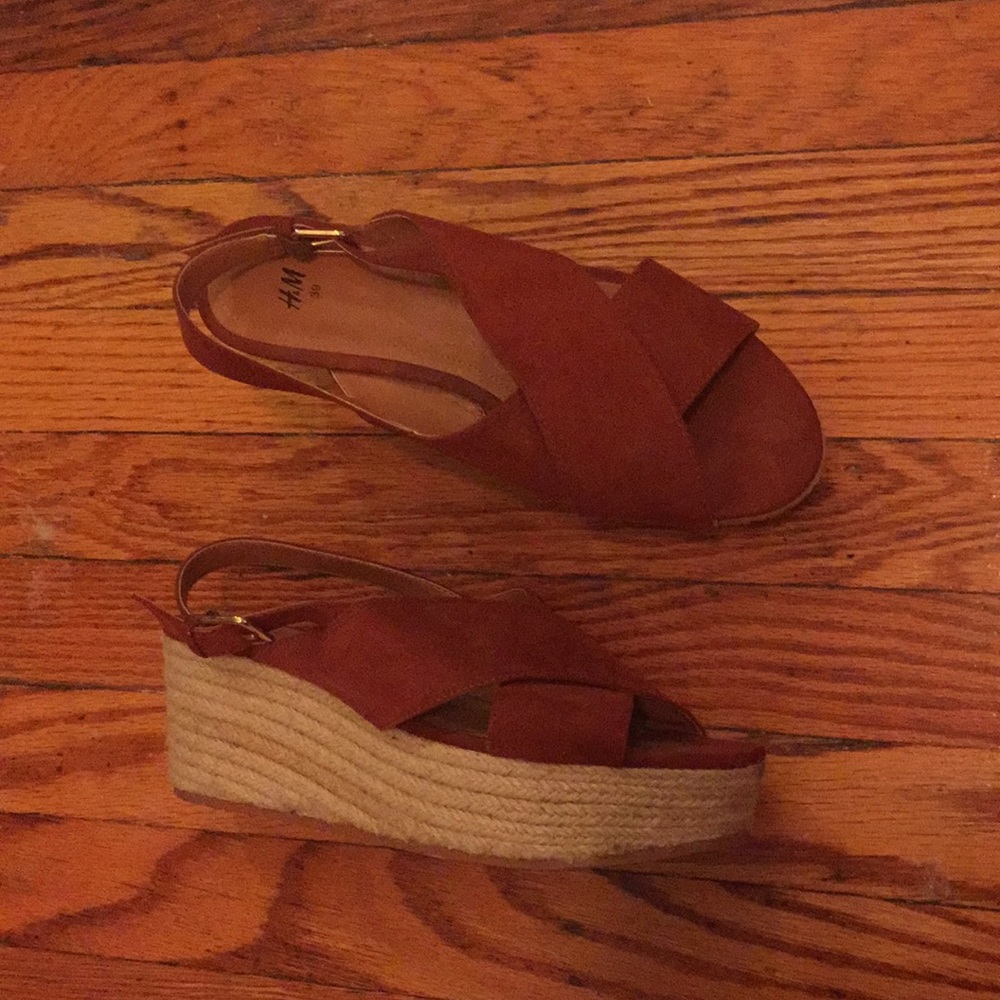 Platform sandals